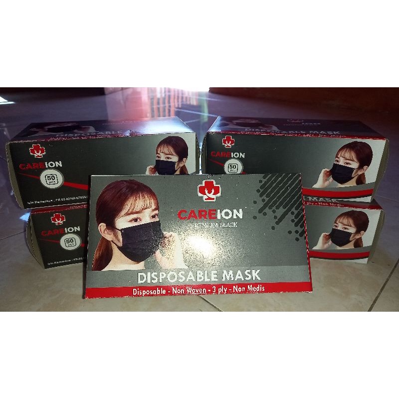 Masker Careion Hitam Earloop 3ply  isi 50