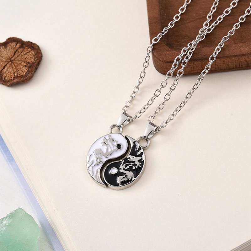 2pcs / Set Kalung Choker Liontin Yin Yang Tai Chi Cina Retro Bahan Alloy Warna Hitam Putih Untuk Pria