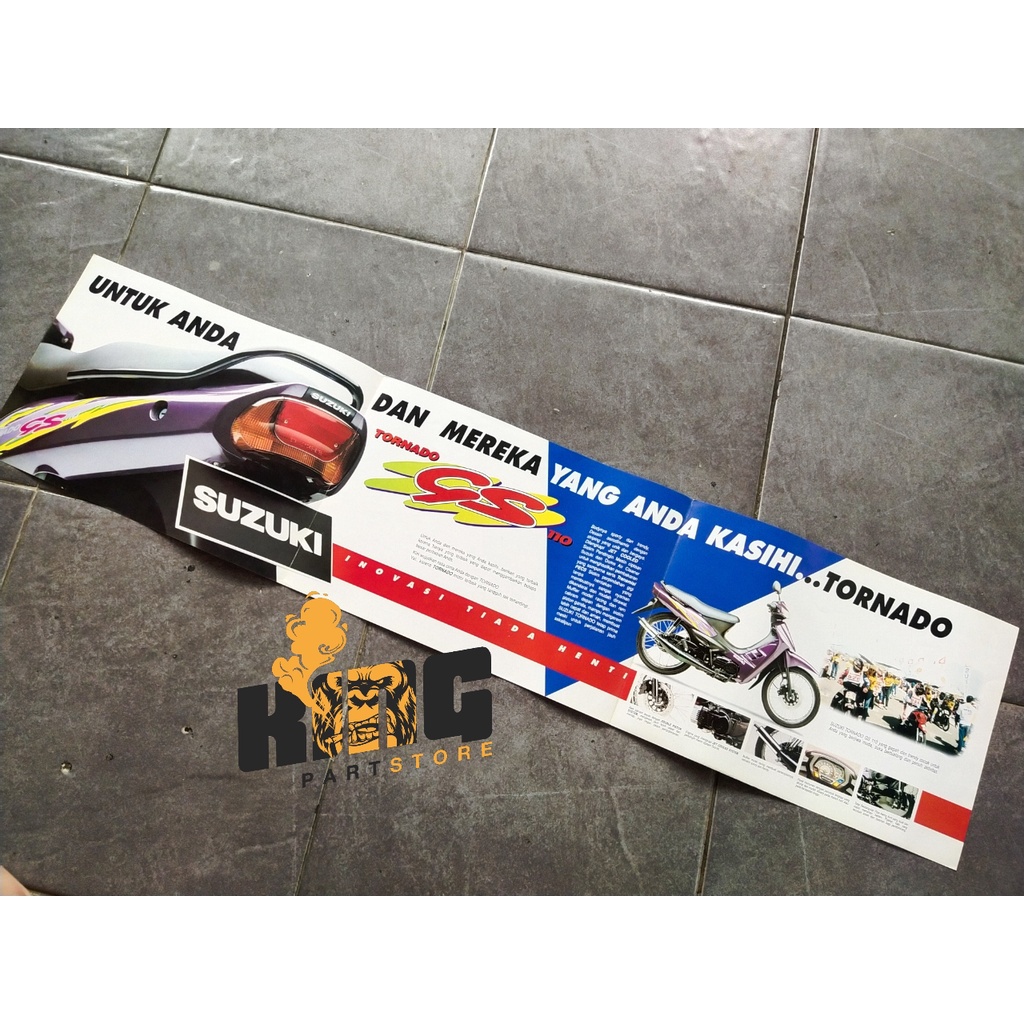 BROSUR POSTER SUZUKI TORNADO GS HITAM UNGU - FLYER SPESIFIKASI RC110 CSDS TORNADO HITAM MERAH 1994 O