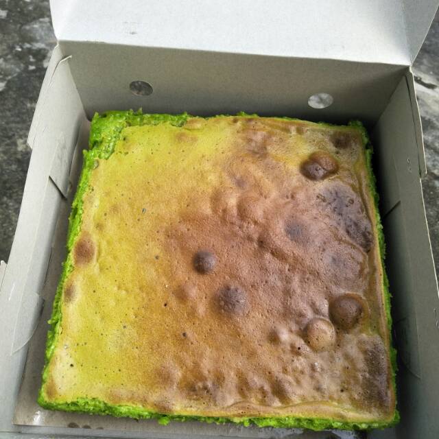 

kue lapis khas pontianak rasa pandan