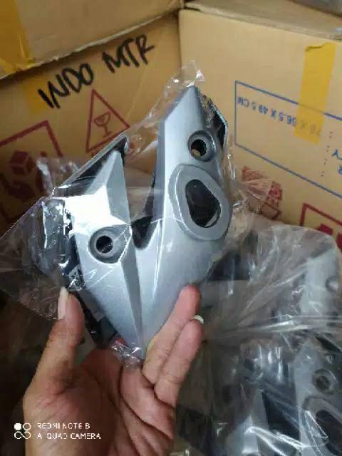 Narita - Kuping Lampu Depan Vixion 2010 Silver