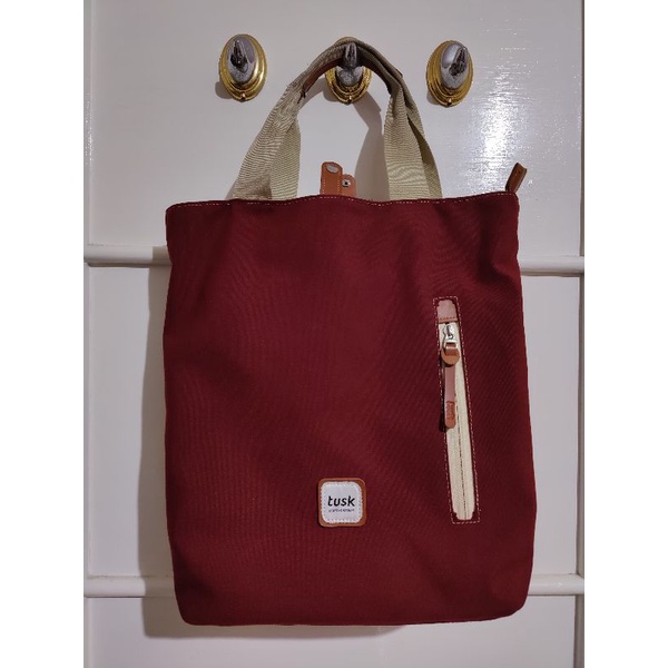 tas Tusk original haru maroon preloved