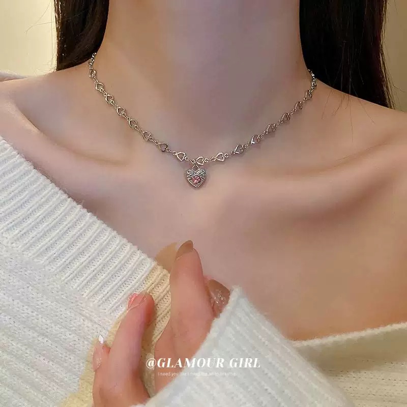 YEEZII Kalung Rantai Choker Liontin Hati Hollow Hias Batu Permata Pink Untuk Wanita