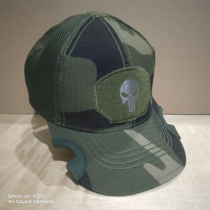 Topi punisher tengkorak