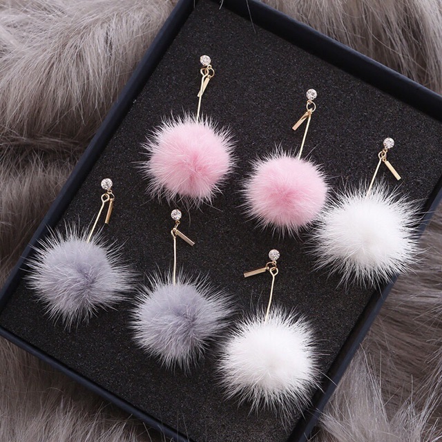 Anting Import Pom Pom Besar