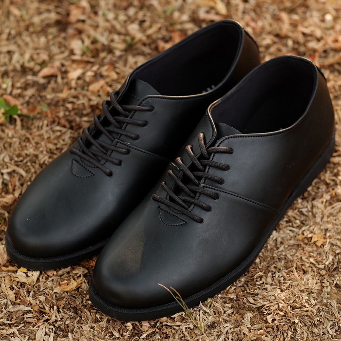 Sepatu Formal Pria Warna Hitam Kulit Asli ROMENACO Black