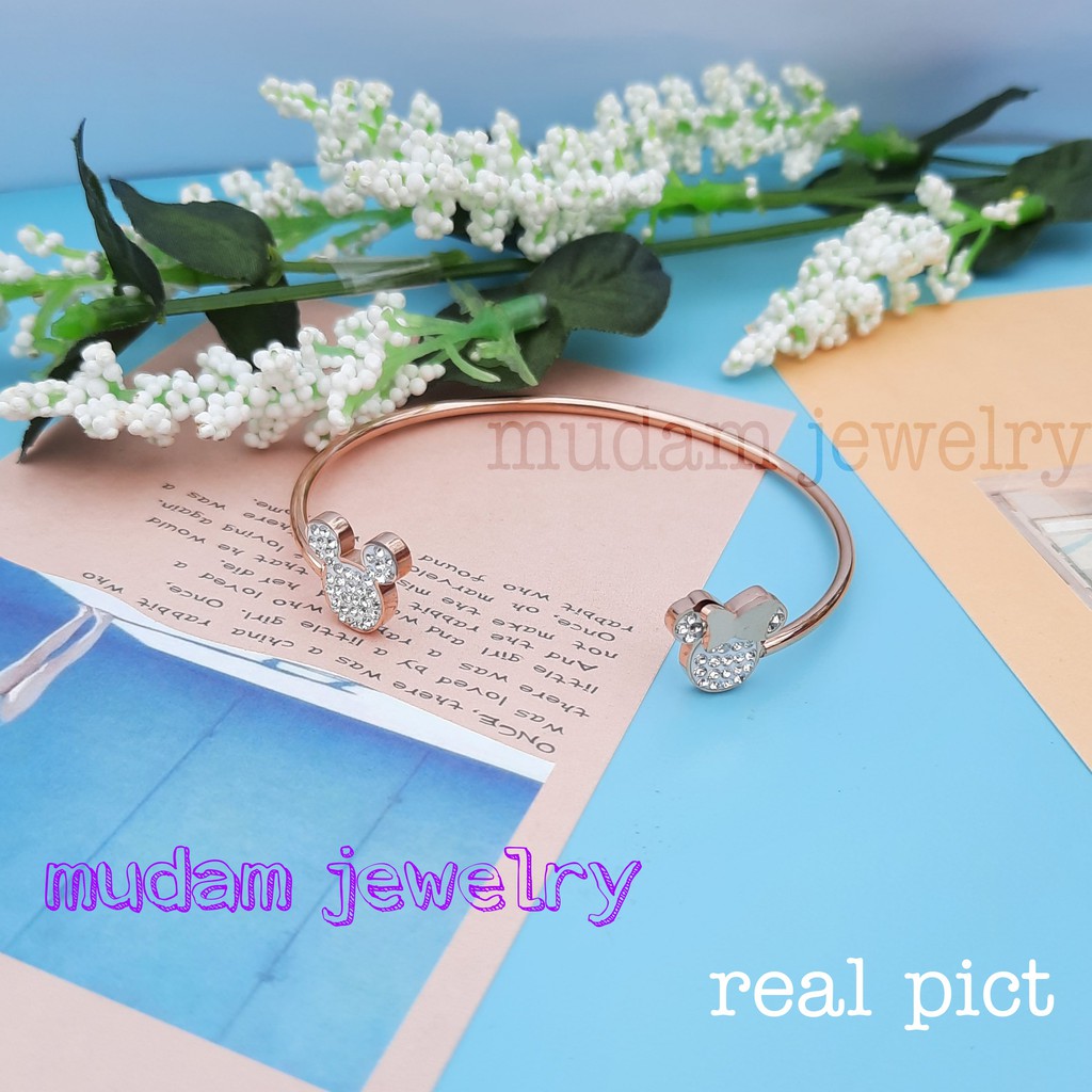 Gelang Titanium Minnie dan Mickey Dengan Kristal Putih Artifisial