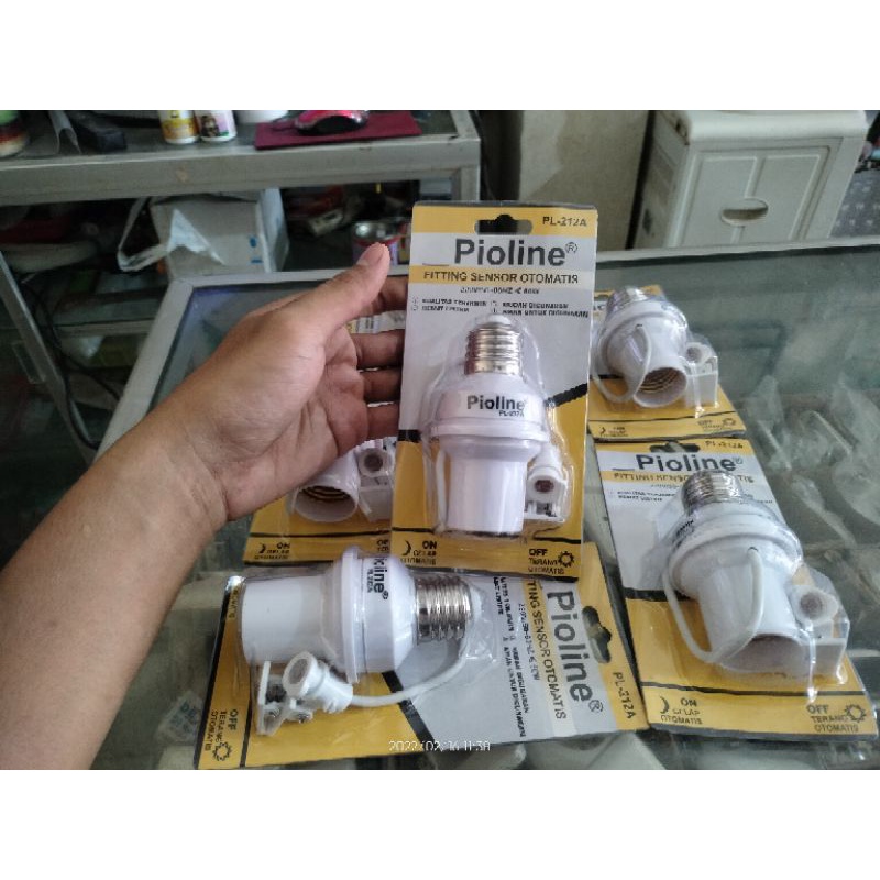 Fitting sensor cahaya