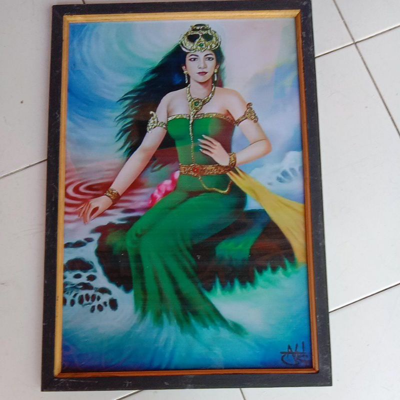 lukisan cetak Kanjeng ratu kidul plus bingkai uk 65x45