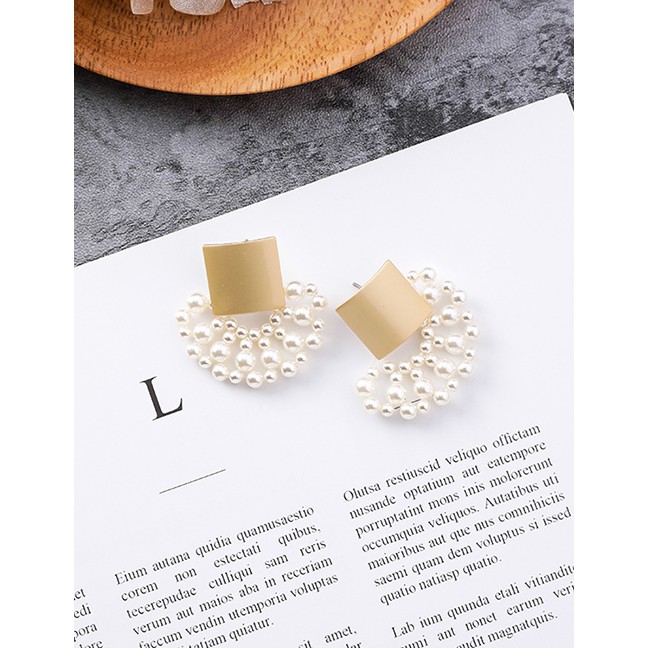 LRC Anting Tusuk Sweet Gold Color Full Pearls Design Hollow Out Earrings F22018