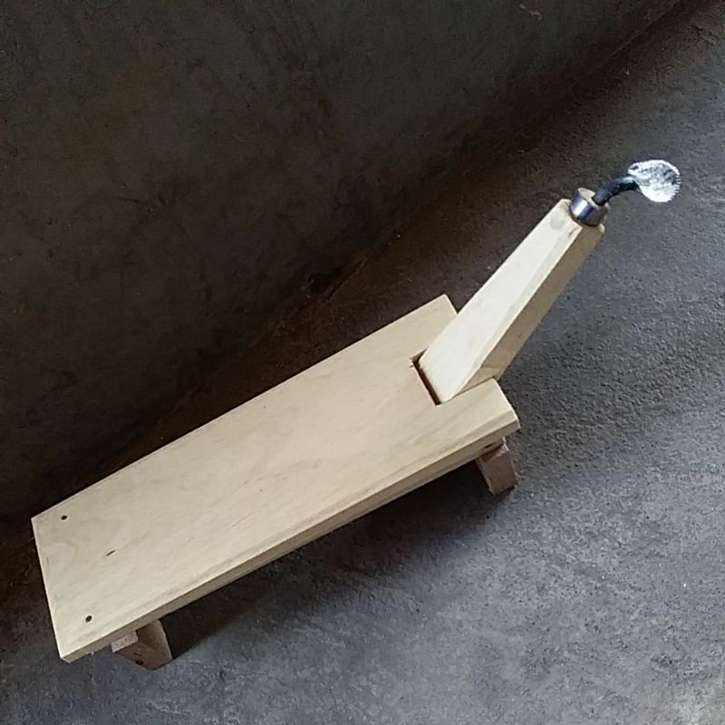 kukuran alat kukur parut kelapa manual lipat santan tradisional