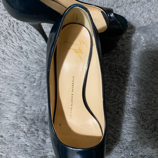 Preloved Giuseppe Zanotti