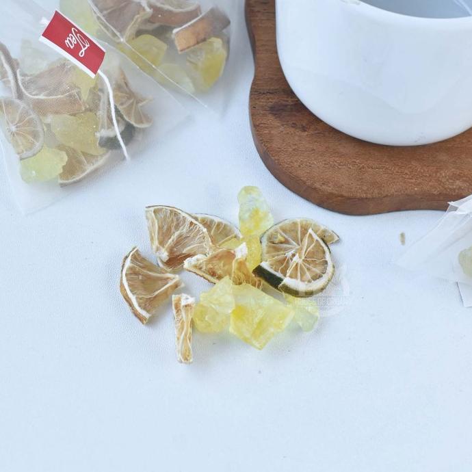 

Lemon Lime Tea With Rock Sugar / Lemon Jeruk Nipis Dengan Gula Batu