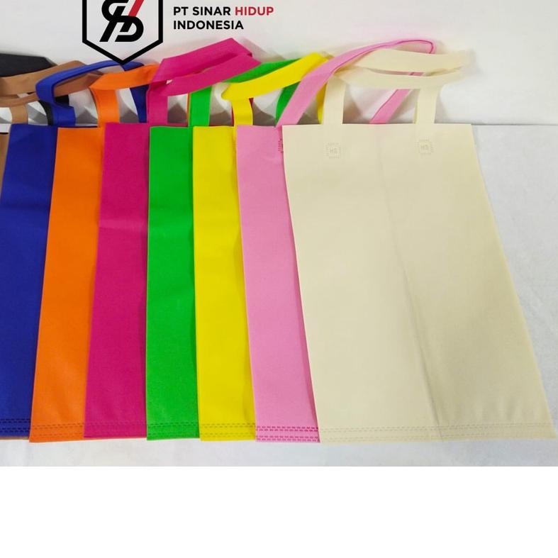 

TAS BOX KUE SPUNBOND / GOODIE BAG / BOX KUE HS 25 PRESS Perlusin