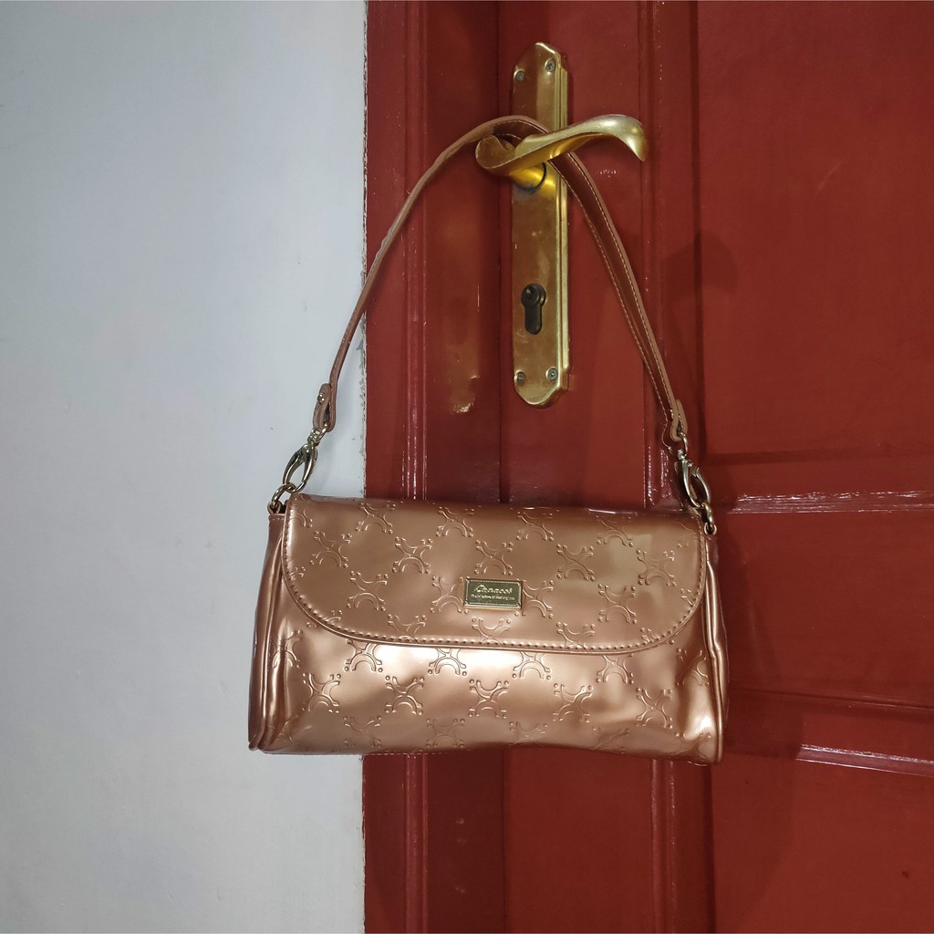 Preloved Shoulder Bag Gold Capacci