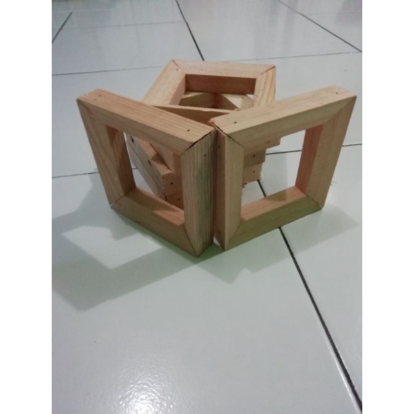 

spanram kayu pinus ukuran 10x10cm