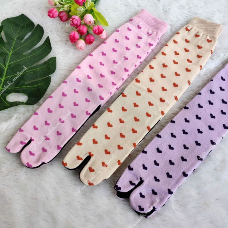 ECER KAOS KAKI  MOTIF LOVE KECIL