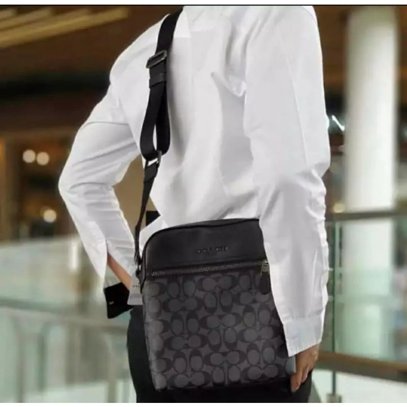 COACH FLIGHT BAG F73336 SIGNATURE BLACK SLING BAG MAN