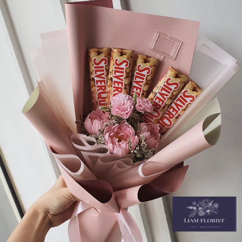 BUKET COKLAT SILVERQUEEN PREMIUM DAN BUNGA MAWAR BESAR TERMURAH TERLARIS BUKET ULANG TAHUN BUKET WISUDA BUKET ANNIVERSARY