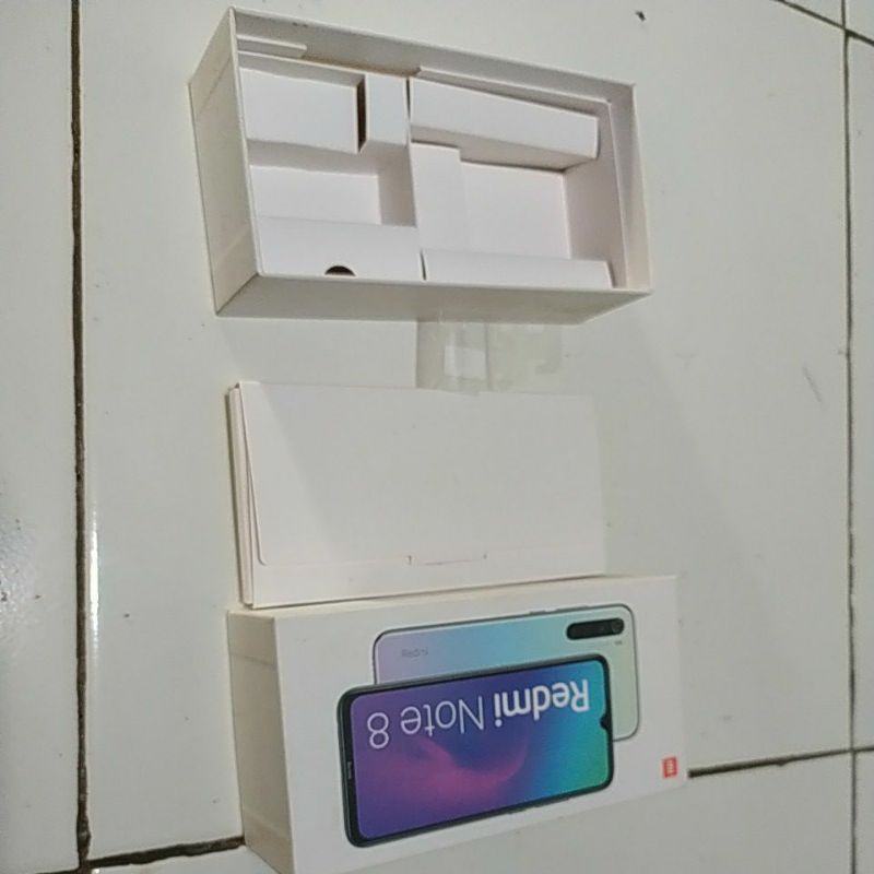 kardus hp xiomi redmi note 8 ram 4 internal 64 mulus masih komplit mulus