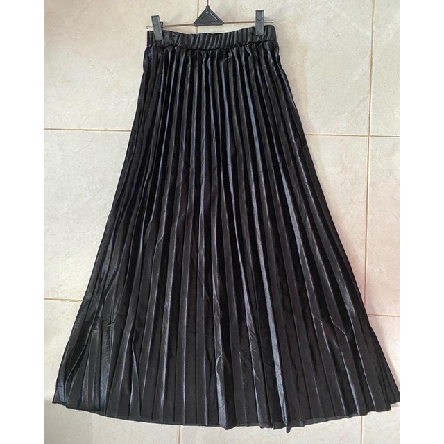 Rok plisket hitam/rok velvet panjang/rok bludru import/rok plisket velvet