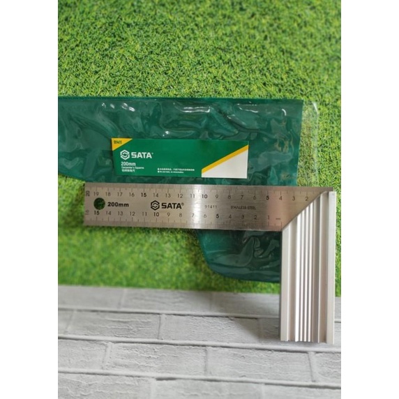 

Penggaris Besi 91411 - Carpenters Squares 200 Mm Sata