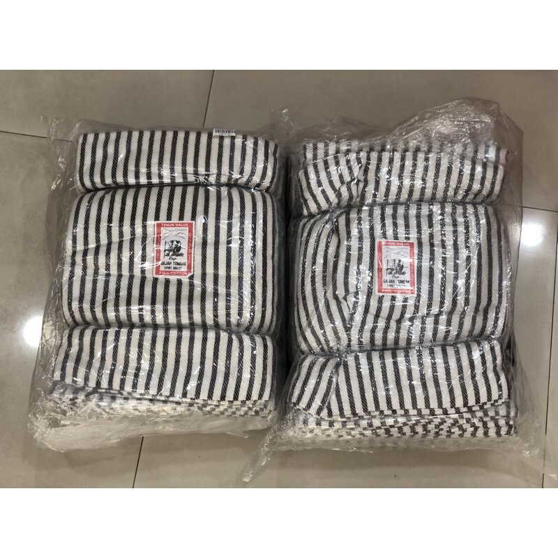 Selimut Lurik/Hitam Putih/SALUR GAJAH Parwitex 110x180 cm(Selimut Rumah Sakit)BAHAN KATUN TEBAL SELIMUT LOREK PARWITEX GAJAH