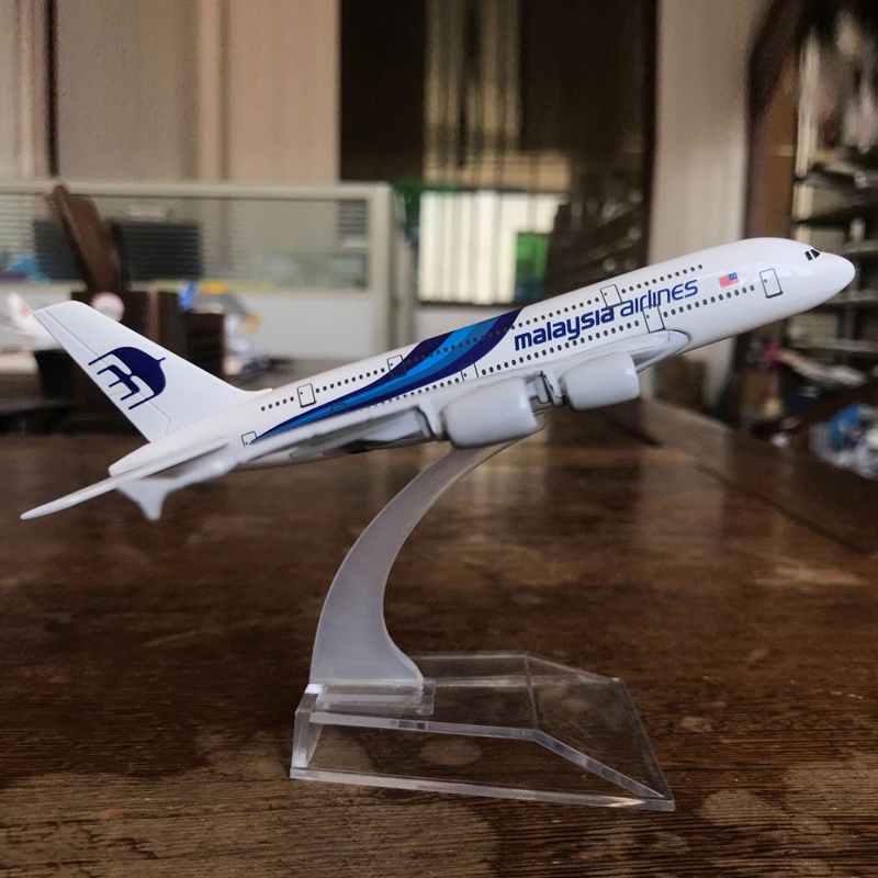 Miniatur Diecast Pesawat Terbang Malaysia Airbus 380 A380 Bahan Alloy Untuk Koleksimainanhadiah