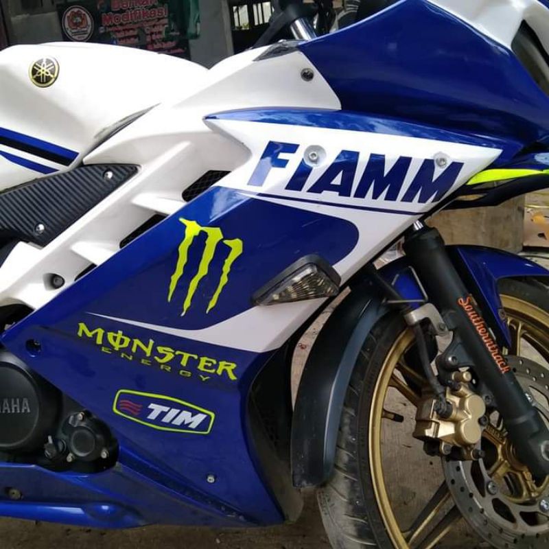 r15 v2 fairing