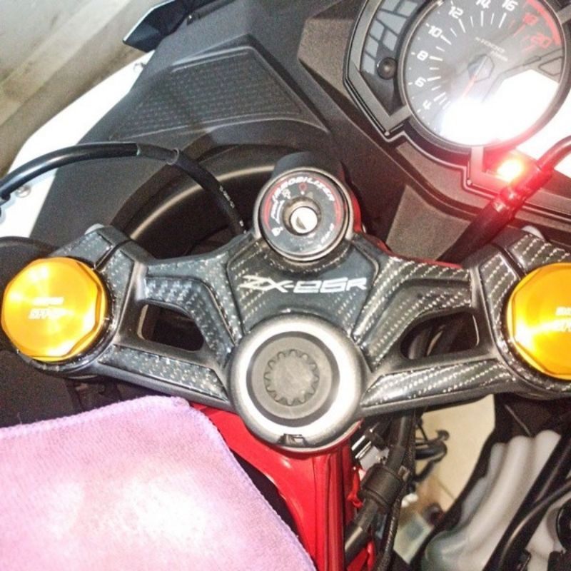 Cover Segitiga ZX25R motif Carbon 5D Kualitas PREMIUM, Stiker timbul segitiga Ninja ZX25R