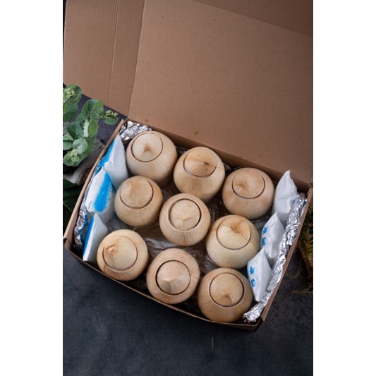 

Hampers Coco Naughty Box of 9 Coconuts
