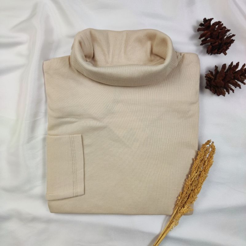 Kaos Turtleneck Pria Wanita Leher Tinggi Rib Premium-Cream
