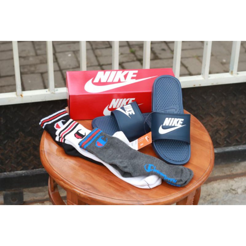 SANDAL PRIA NIKE BENNASI NAVY WHITE FREE SOCKS CHAMPION
