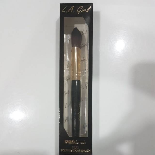 L.A GIRL Pro Brush 109 Flat Foundation Brush