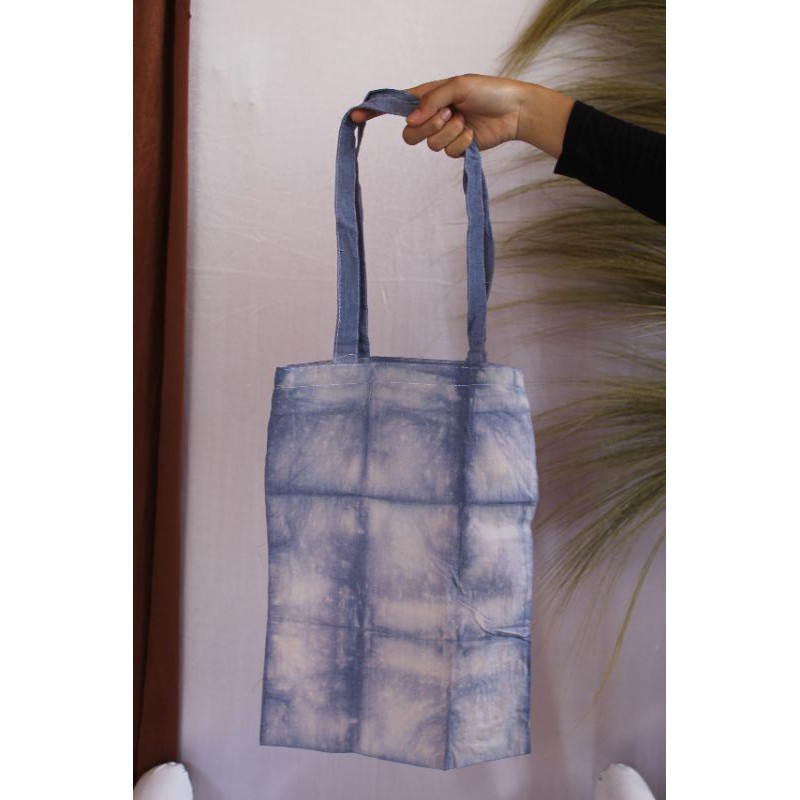 

Totebag Tie Dye Murah Medium Blue [Free Gift Box]