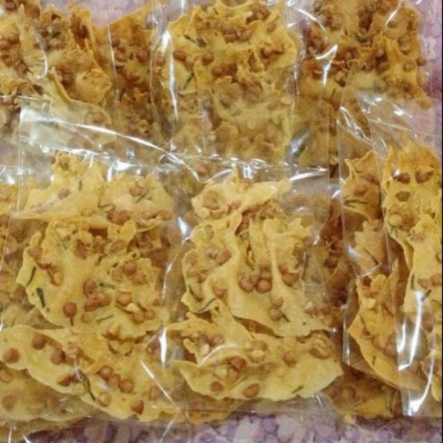 

Peyek kacang oleh oleh khas tegal