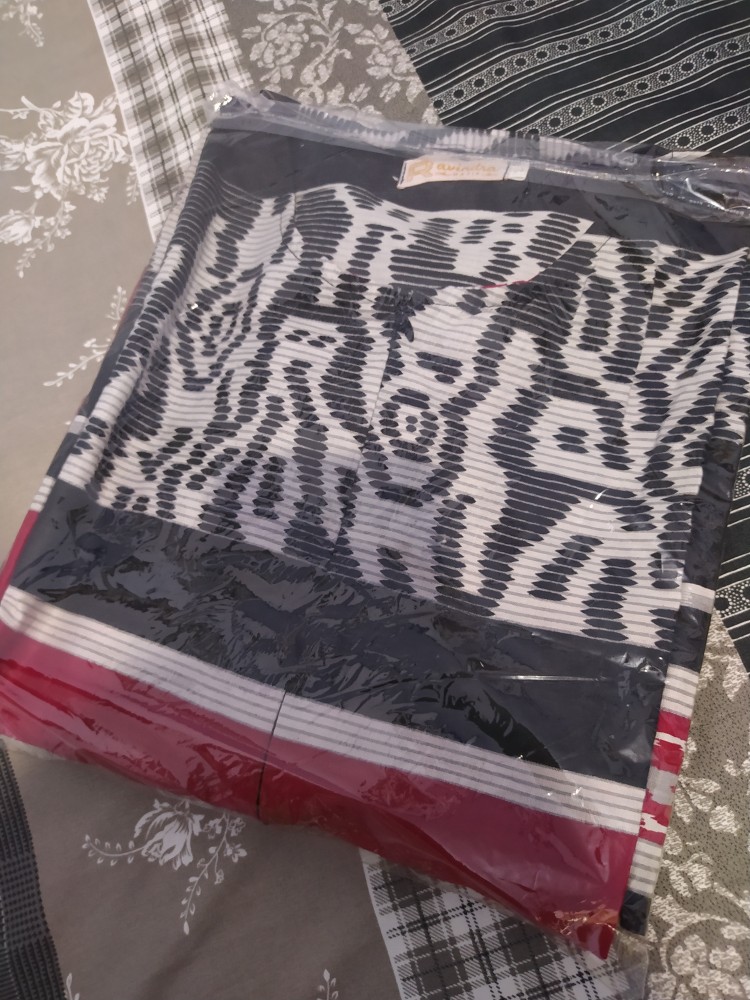 Tunik Batik Modern Atasan Kerja Wanita Batik