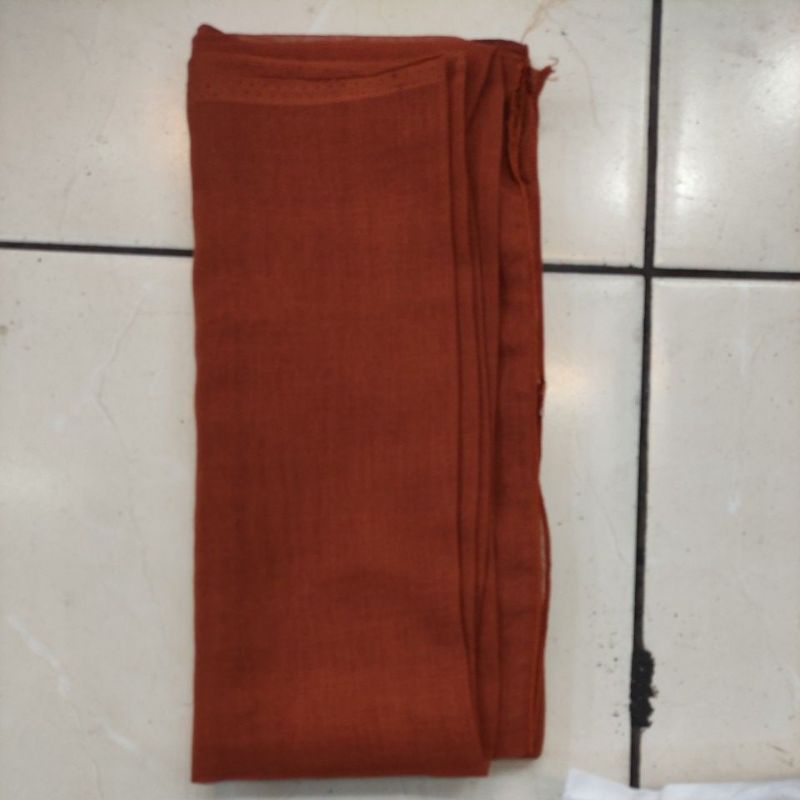 Hijab segi empat paris premium polos by : catlyn carla-Bata