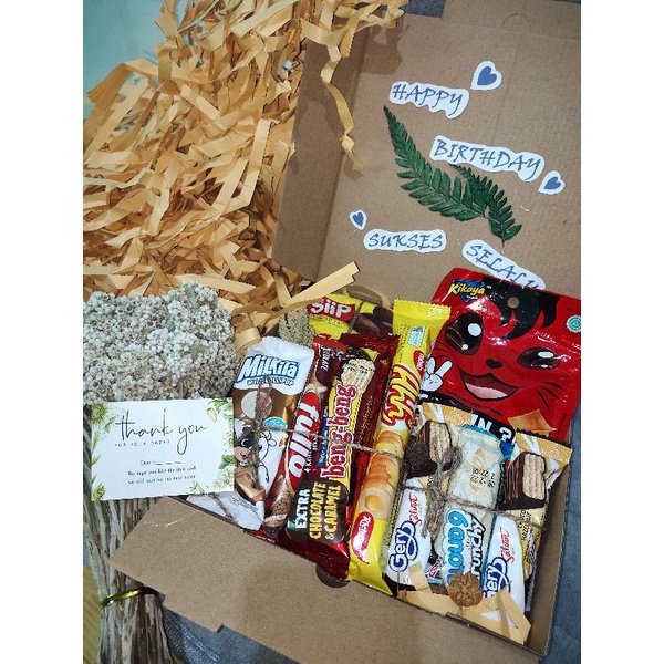 

Gift Box / Hampers Snack Box