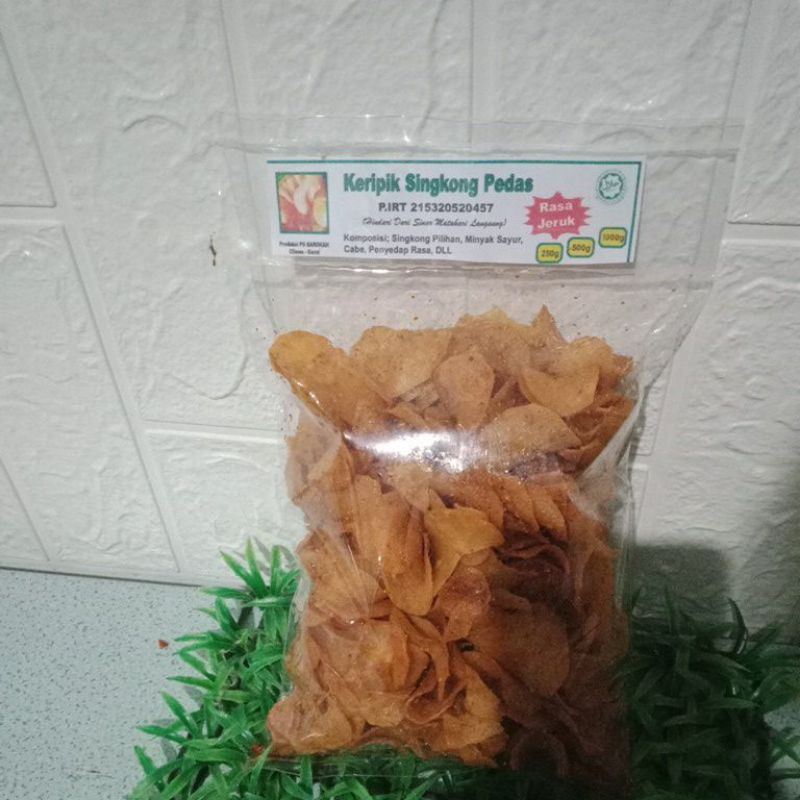 

keripik singkong/pikset/keripik setan/pedas