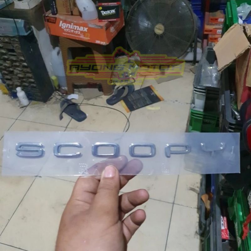 Emblem New Scoopy 2021 Original Gold dan Chrome