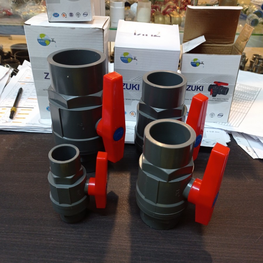 BALL VALVE PVC AW ZUKI 1 1/4 INCH