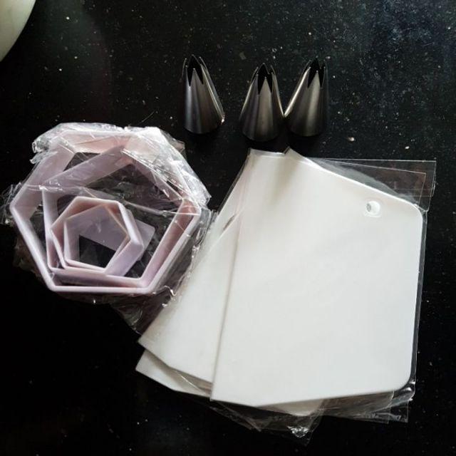 Cutter Fondant Segi Lima Bola Isi 4