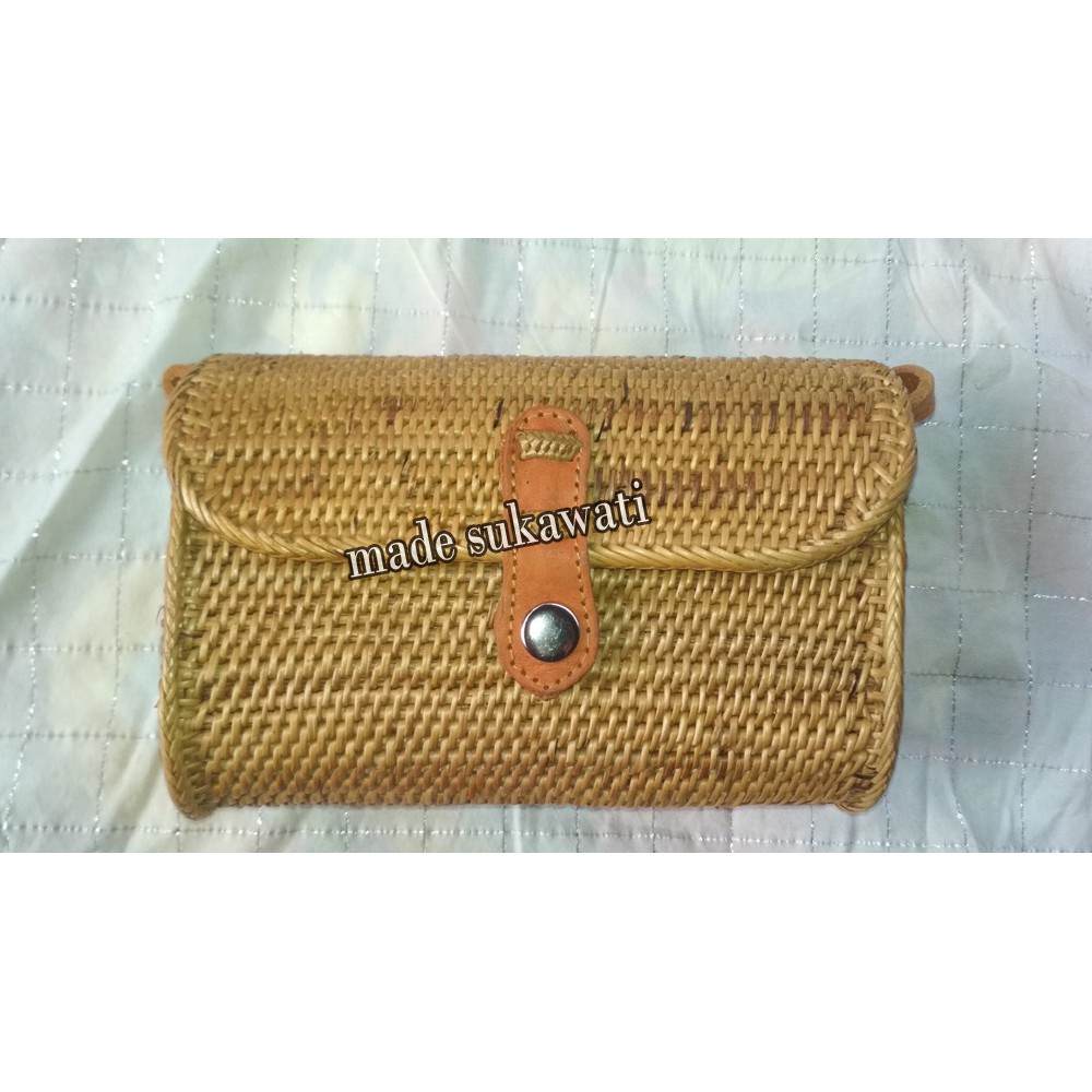 Tas rotan kotak bali