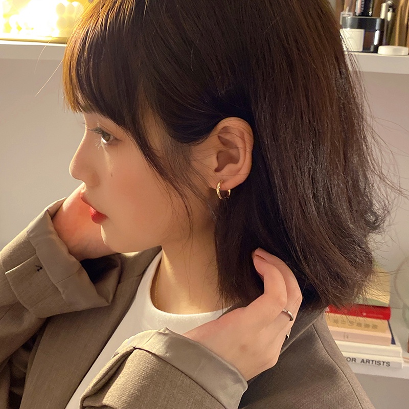 Anting Tusuk Wanita Model Korea Simple