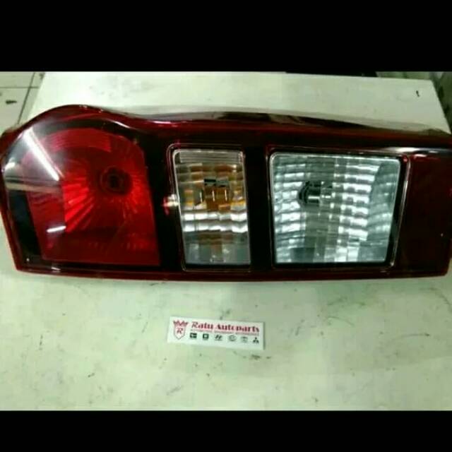 Lampu Stop Isuzu Dmax 2012 Ke Atas. Stop Lamp Isuzu Dmax