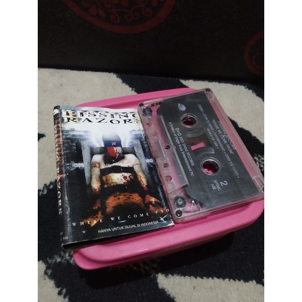 kaset pita pissing razor / where we come from