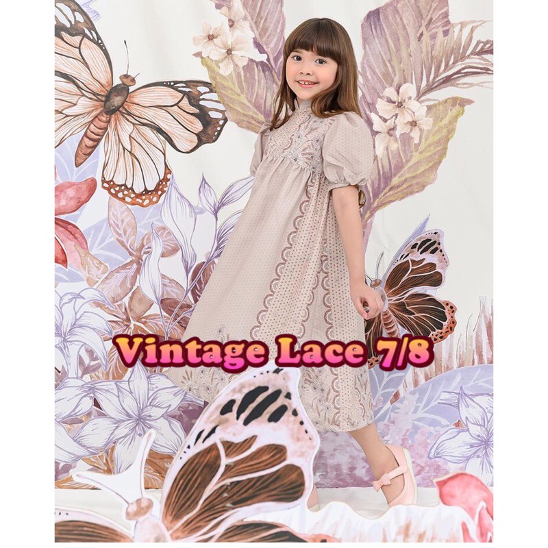 LITTLE MISHA WEARINGKLAMBY