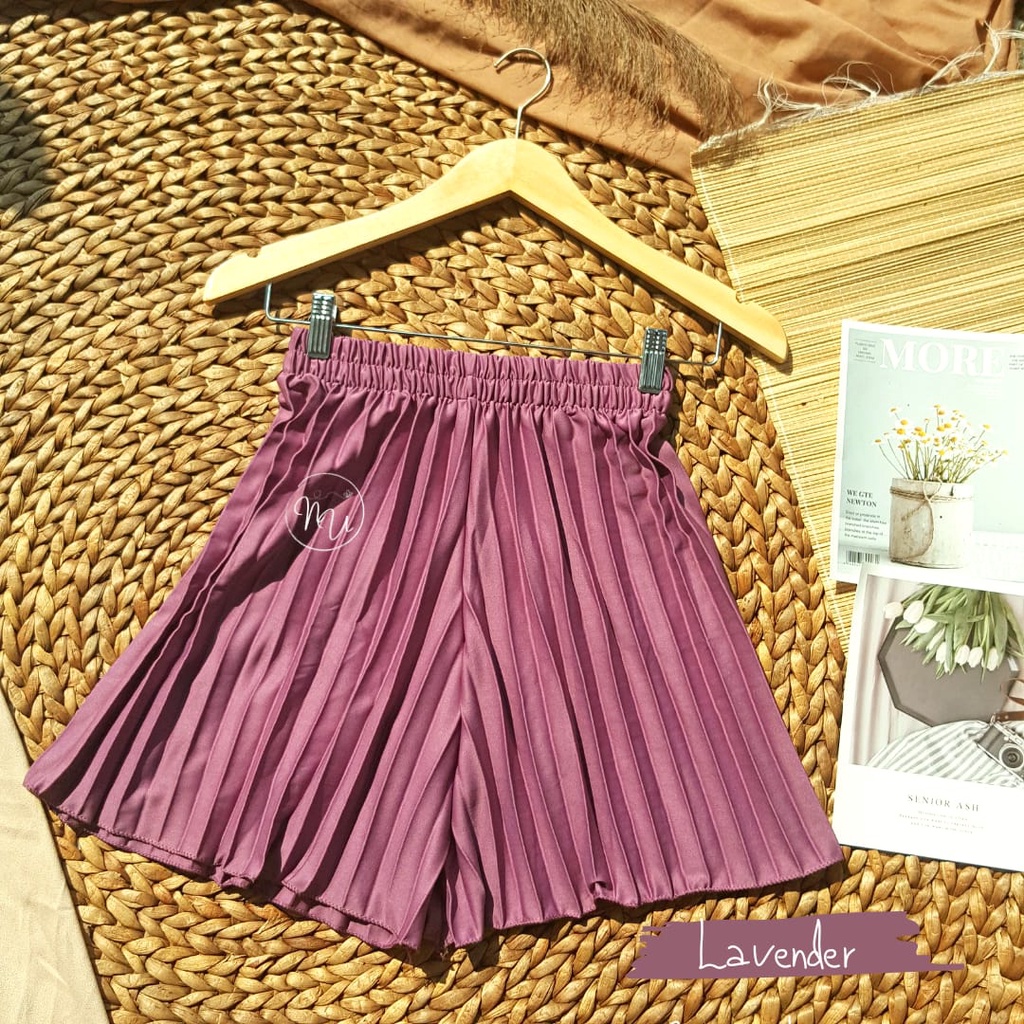 CELANA PENDEK WANITA PLISKET/CELANA PENDEK WANITA TERMURAH PLISKET/PLEATED SHORT/PLISKET PENDEK ALL SIZE