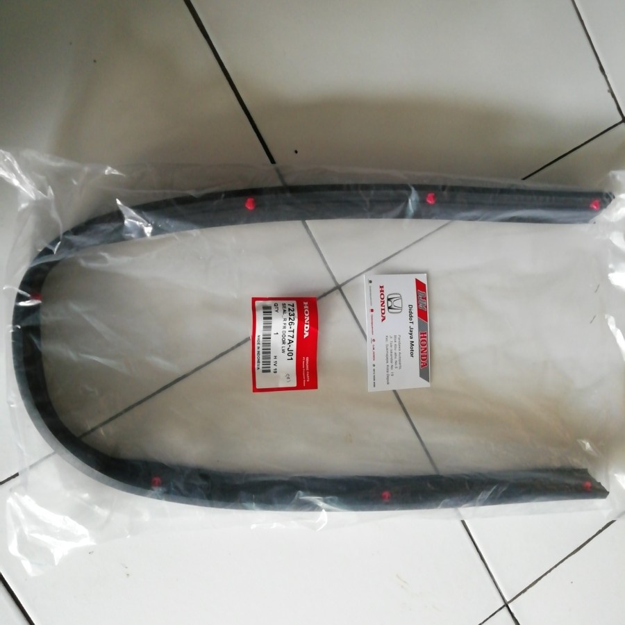 Karet pintu bawah honda HRV